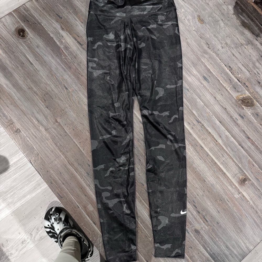 Women's Nike Dri-FIT One Camo Midrise Leggings